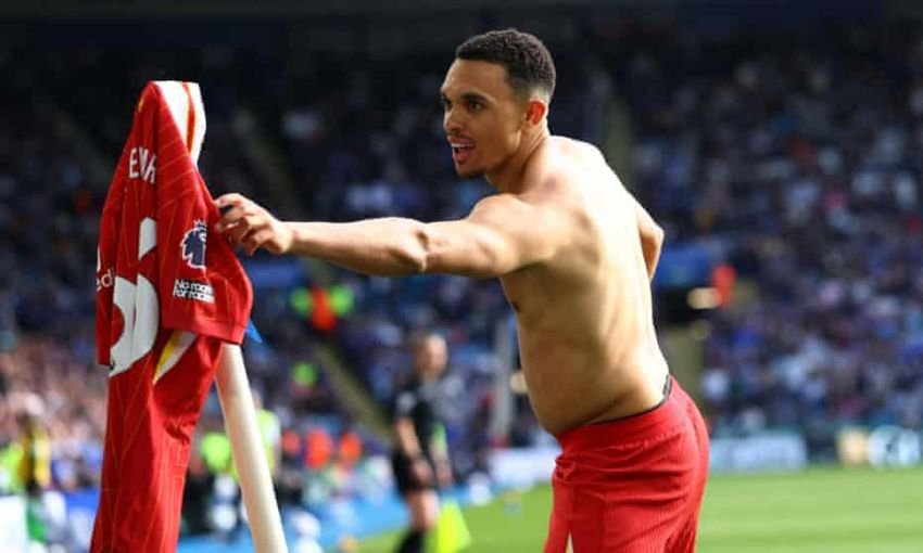 Alexander-Arnold Bawa Liverpool Menang, Leicester Terdegradasi dari Premier League