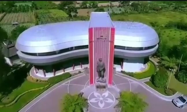 Museum Jamin Ginting, Berbentuk Kacang di Tengah Ladang