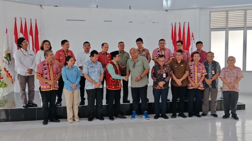 Bupati Serukan Dukungan Pusat, Senator Penrad Janji Kawal Pembangunan Nias Utara