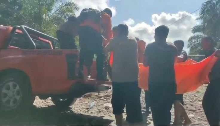 Tim SAR Temukan 1 Korban Minibus Terjun ke Sungai di Pakpak Bharat