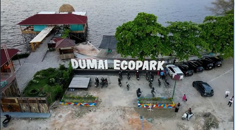 Menikmati Panorama Selat Malaka di Pesisir Dumai