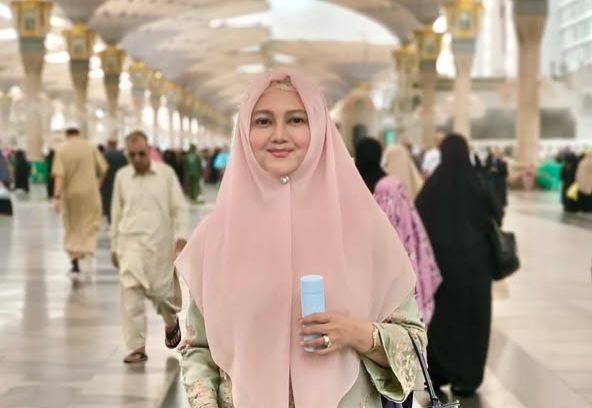 Lebaran Plus Umrah, Bella Saphira Kangen Indonesia