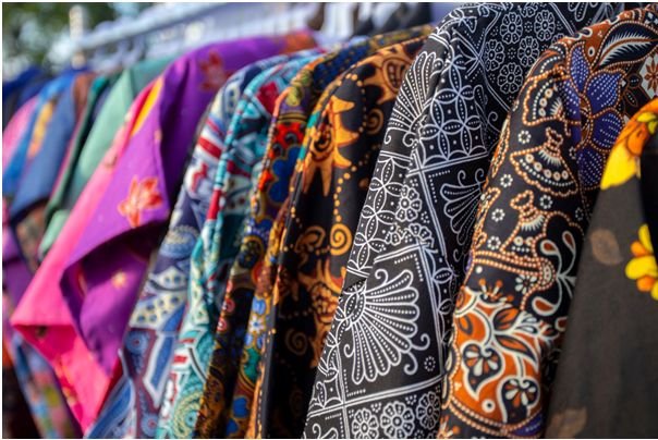 Rekomendasi 6 Merk Batik Terkenal di Indonesia, Wajib Punya!