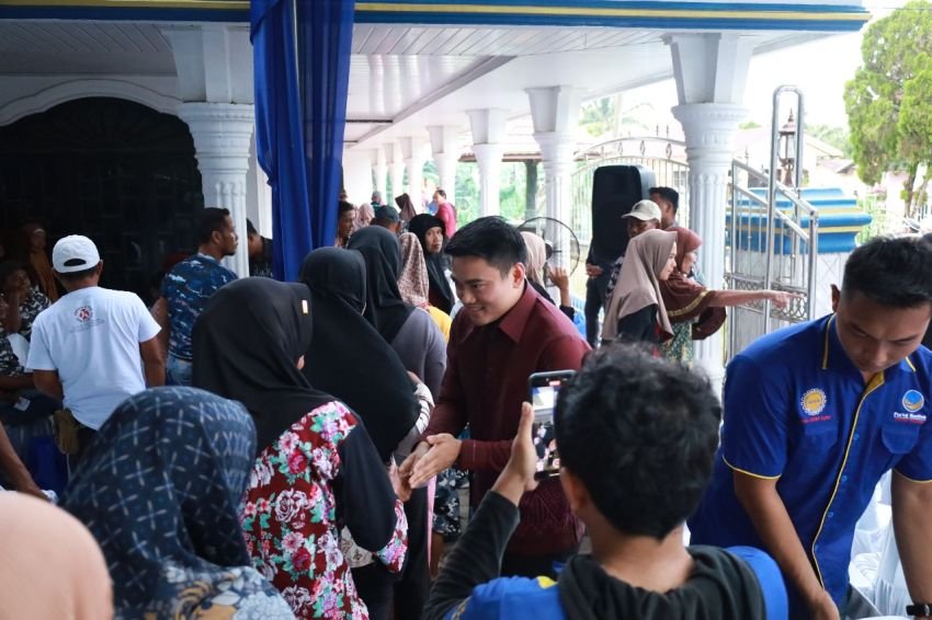Lebaran Pulang Kampung, Ricky Anthony Disambut Hangat Ribuan Warga