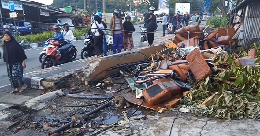 Lokasi Kecelakaan Bus ALS Ramai Dikunjungi Masyarakat
