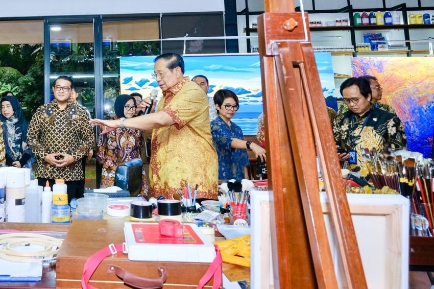 SBY Terima Kunjungan KemenEkraf di Cikeas Art Gallery