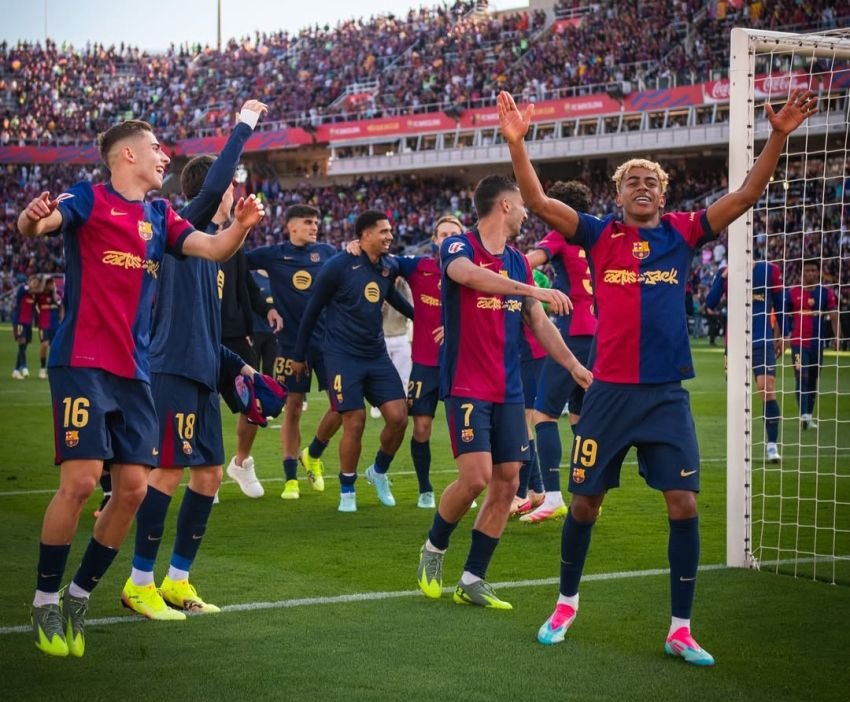 Barcelona 4&ndash;3 Real Madrid: Barca di Ambang Gelar La Liga