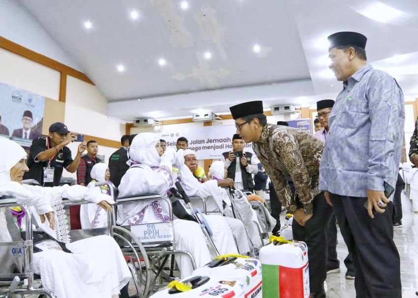 Rico Waas Lepas 239 Jemaah Calon Haji Asal Medan