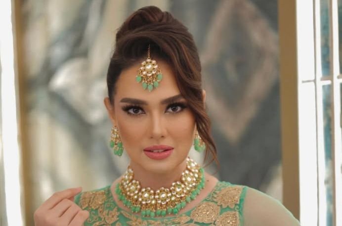 Catherine Wilson Mulai Tutup Aurat