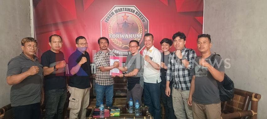 Aris Rinaldi Serahkan SK Pengurus Forwakum Sergai Periode 2025&ndash;2028