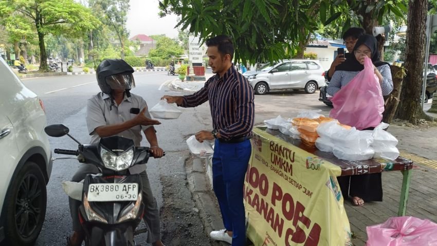 Warung Mie Sop Kampoeng Mamak Koe dan Gerakan Bantu UMKM Ramaikan Jalanan Medan