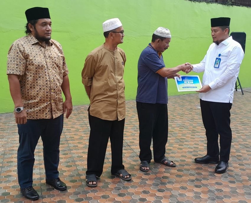Idul Adha 1446 H Perumda Tirtanadi Serahkan 12 Hewan Qurban ke Masjid Sekitar IPAM dan IPAL