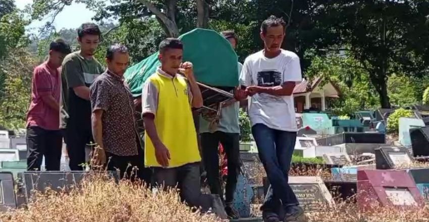 Desi Erianti yang Ditolak RSUD Rasidin Padang, Dimakamkan