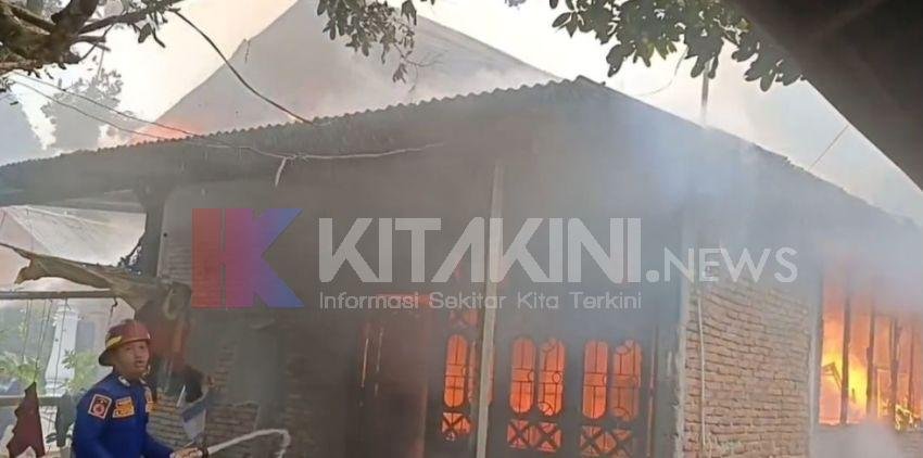 Diduga Korsleting, Listrik, Satu Unit Rumah Warga Binjai Timur Ludes Terbakar