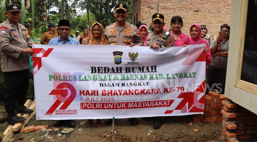 Polres Langkat dan Baznas Bedah Rumah Ibu Jami&rsquo;ah yang Terdampak Kebakaran