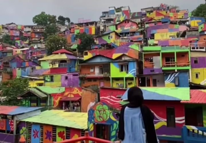 Lembur Katumbiri, Kampung Pelangi Bandung yang Makin Berwarna