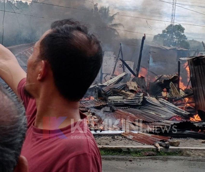 Lima Kios dan 1 Unit Rumah Ludes Terbakar di Sigiring-Giring Sidimpuan