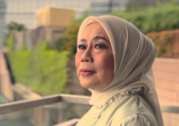 Dewi Yull Hidup dengan Satu Mata