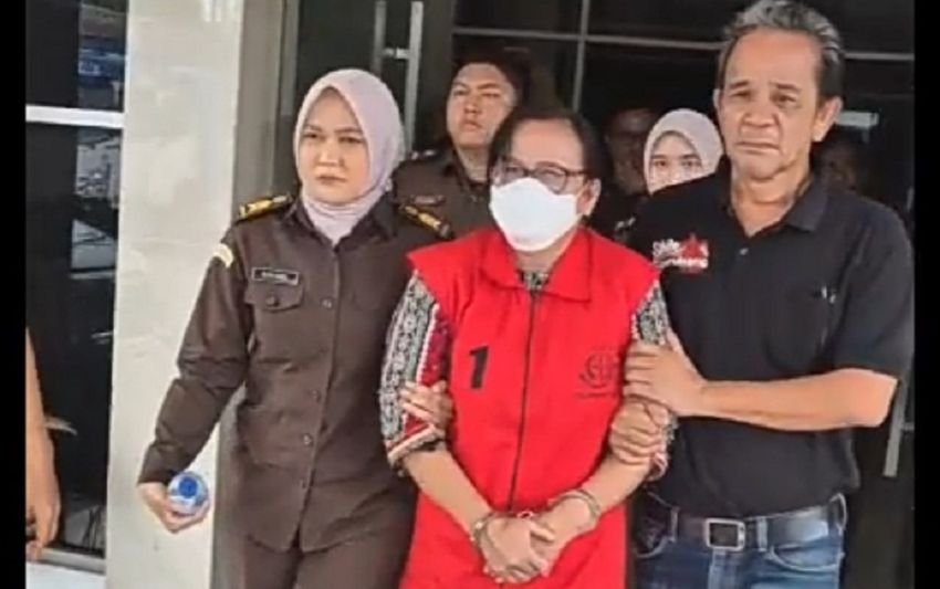 Kejari Dairi Tahan 2 Tersangka Dugaan Korupsi Proyek Bilik Sterilisasi Covid-19 Senilai 1,4 Miliar