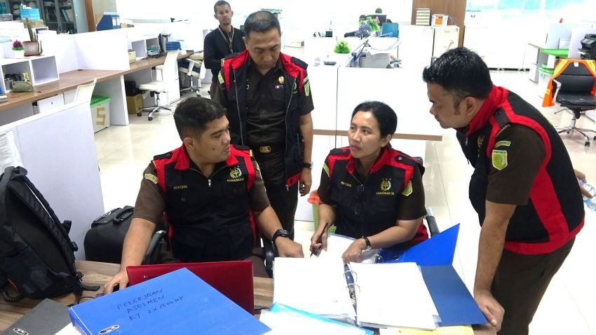 Dugaan Korupsi Pengadaan 2 Unit Kapal, Kejati Sumut Geledah Kantor Pelindo
