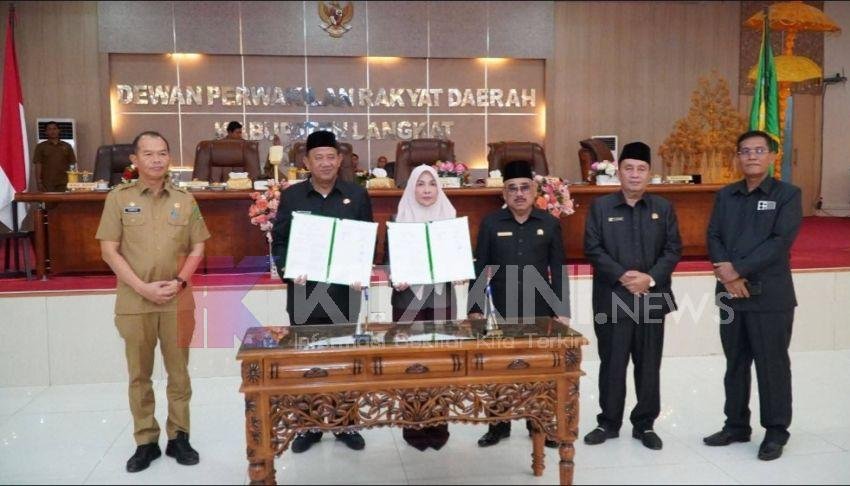 Syah Afandin Hadiri Pengesahan P-APBD 2025 Langkat
