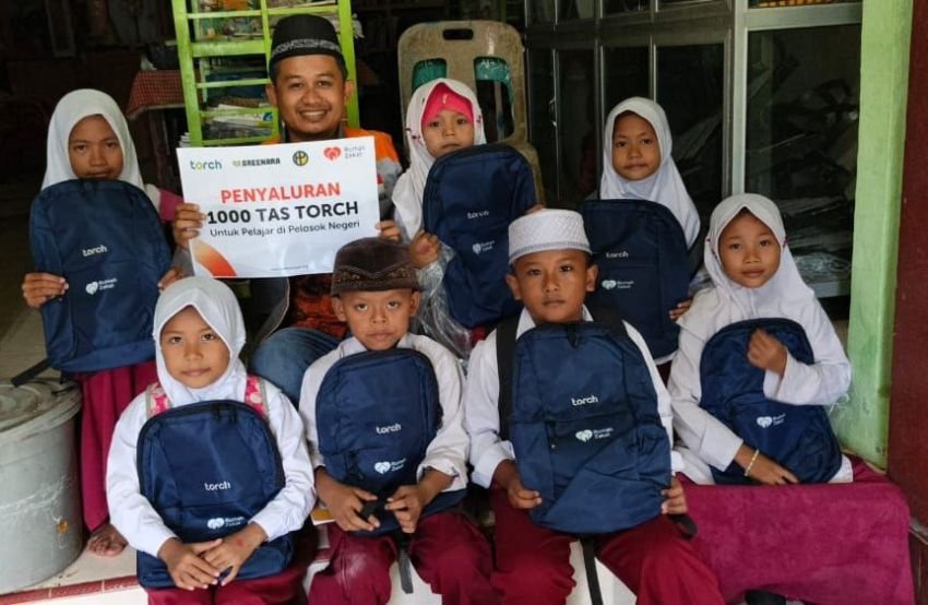 Lebih dari Sekadar Tas, Simbol Harapan Baru bagi Pelajar di Pelosok Negeri