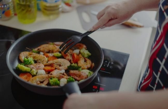 Buang Kebiasaan Memanaskan Masakan, Bahaya!