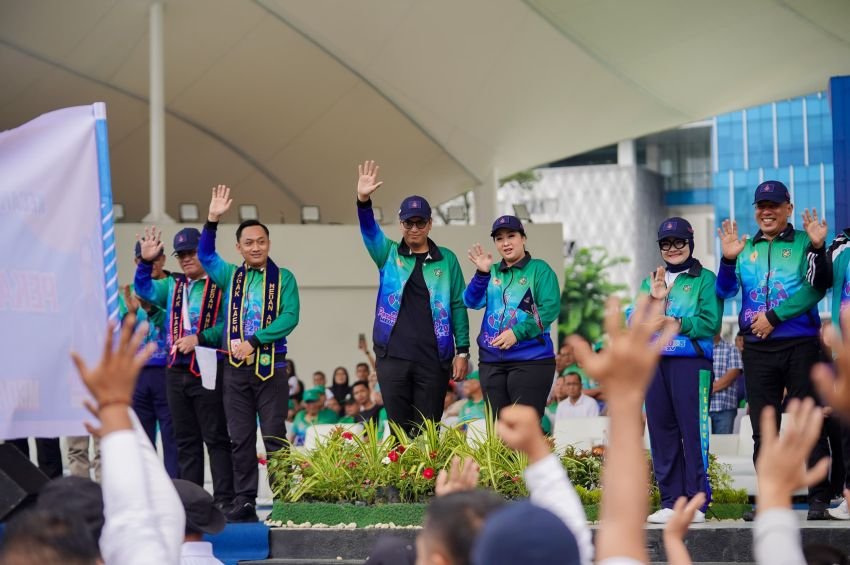 Wali Kota Medan Buka Porkot XV: &ldquo;Camat Jangan Tinggalkan Atletnya, Ini Ajang Semangat Juang dan Kebersamaan!
