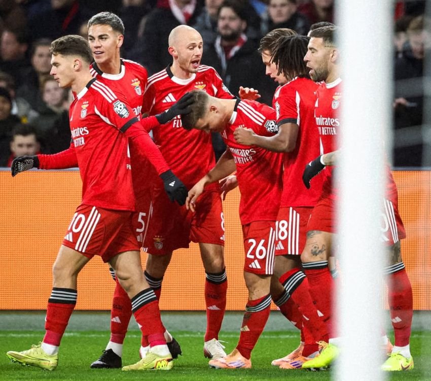 Amsterdam Berduka, Lisbon Bergembira: Benfica Permalukan Ajax di Kandang Sendiri