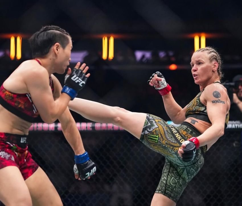 Valentina Shevchenko Pertahankan Gelar Mengalahkan Zhang Weili di UFC 322