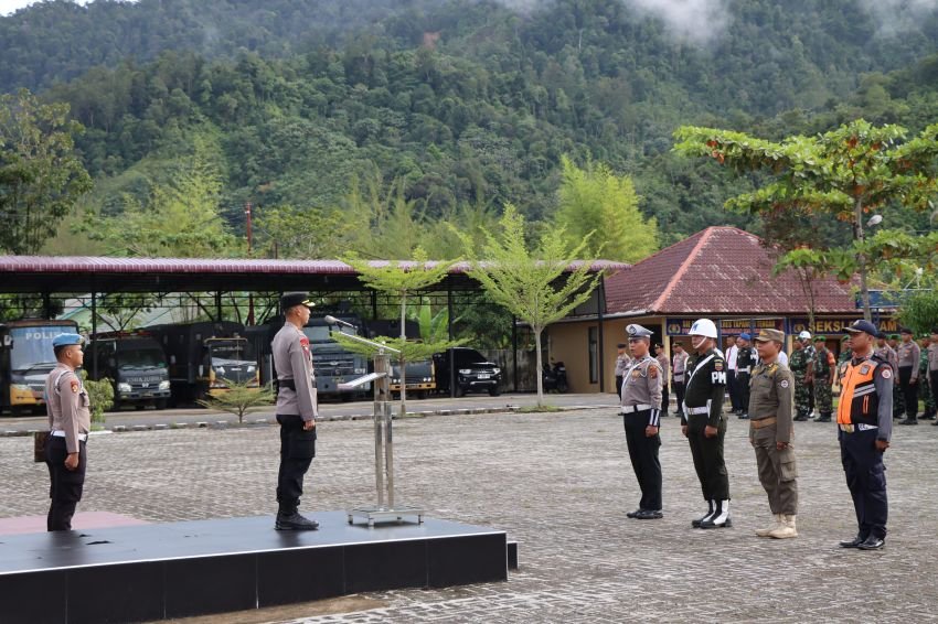 Polres Tapteng Gelar Pasukan Operasi Zebra Toba 2025