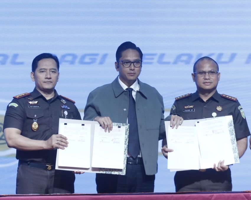 Rico Waas Tandatangani Mou dan Perjanjian Kerjasama Terkait Pelaksana Pidana Kerja Sosial