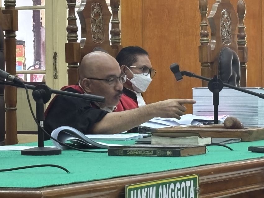 Kisah Khamozaro Waruwu, Tertimpa Musibah Disaat Pegang &ldquo;Palu Keadilan&rdquo;