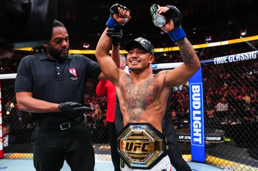 Raja Baru UFC dari Asia Tenggara Lahir, Legenda Henry Cejudo Pamit di Akhir Comeback Pahit