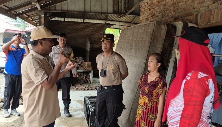 Walikota Binjai Pimpin Gotong Royong Massal Bersihkan Pemukiman Warga Pasca Banjir