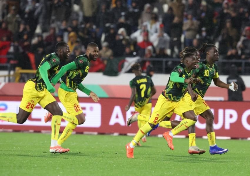 Gol Menit Akhir, Kartu Merah dan Adu Penalti: Mali Ciptakan Keajaiban Lawan Tunisia