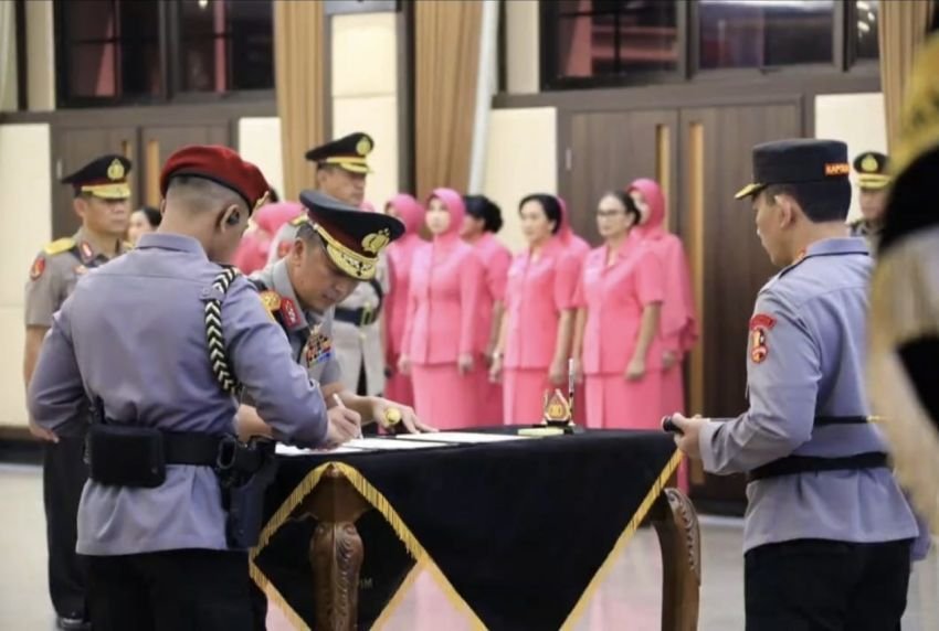 Kapolri Pimpin Sertijab Sejumlah Kapolda dan Pejabat Utama