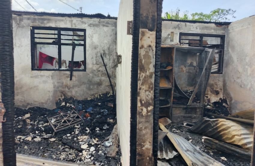 Kebakaran Hanguskan Dua Rumah di Medan Sunggal