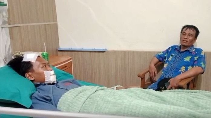 Rekaman Cctv Geng Motor Tawuran Gunakan Sajam dan Petasan, Lukai Pengendara Jalan
