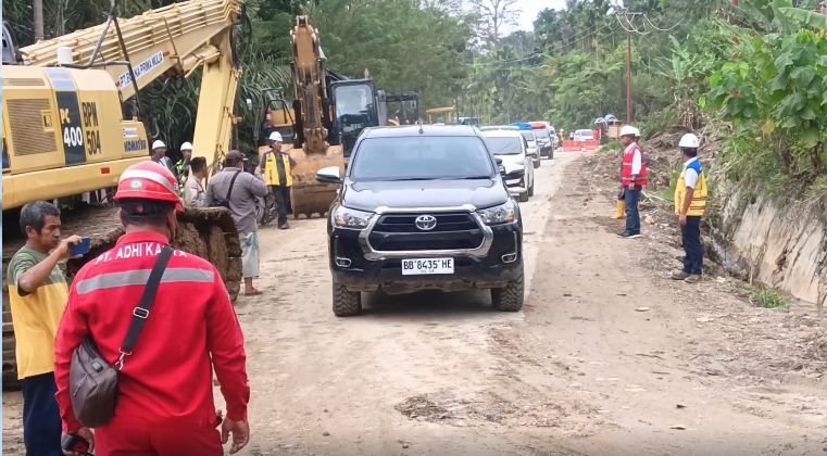 Akses Jalan Tarutung-Sipirok Tapsel Mulai Bisa Dilalui