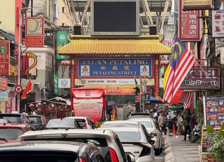Mulai Hari Ini Jangan Meludah di Kuala Lumpur, Denda Rp7 Juta Lebih