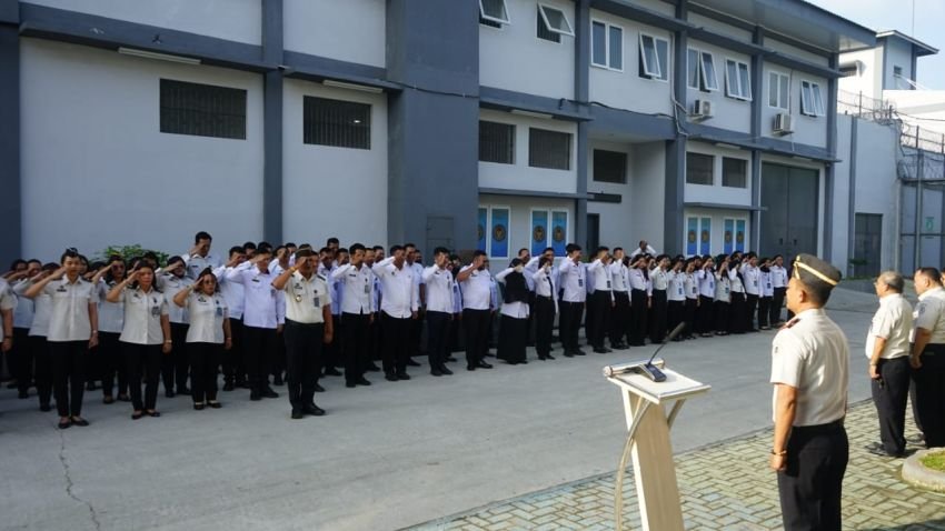 Kalapas Kelas I Medan Pimpin Apel Pagi Perdana