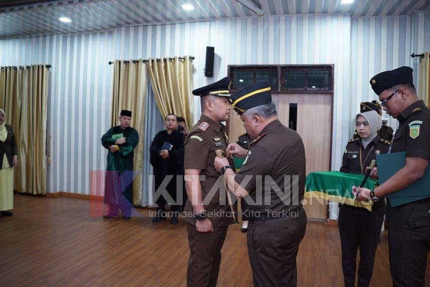 Kajatisu Lantik Asintel dan Kajari Tebing Tinggi