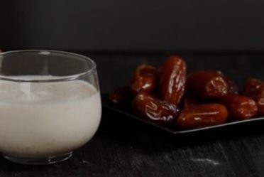 Kurma plus Susu Bikin Ramadan Kaya Manfaat, Cobalah!