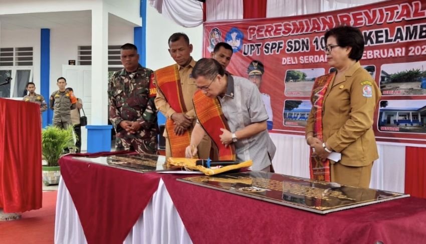 Sofyan Tan Resmikan 5 Ruang Kelas Baru di Klambir V dan Canangkan Gerakan Penghijauan Sejak Dini