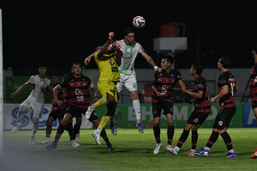 PSMS Medan Tumbang 0-2 dari Persekat Tegal, Eko Purdjianto Soroti Gol Kontroversial
