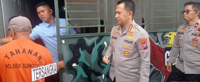 Polisi Gerebek Markas Ormas yang Dijadikan Sarang Judi, 4 Orang Diamankan
