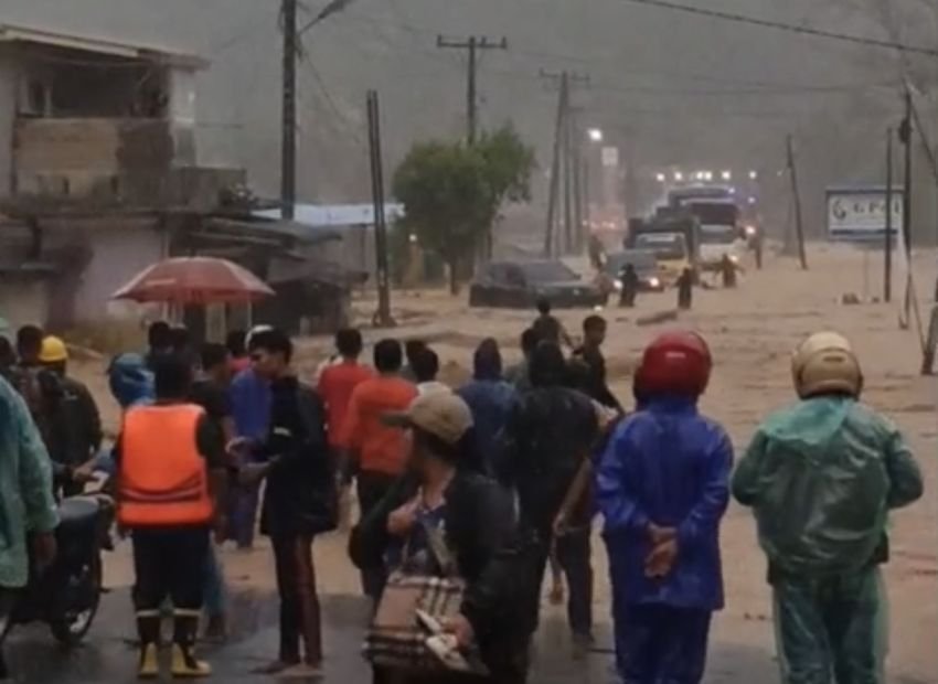 Banjir Kembali Rendam Jalur Padang Sidimpuan&ndash;Sibolga, Puluhan Warga Tapanuli Tengah Mengungsi