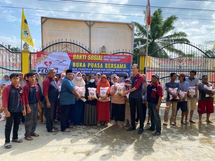 DMDI Indonesia dan Artha Graha Peduli Buka Puasa Bersama dan Salurkan Ribuan Bingkisan di Lokasi Bencana Sumatera
