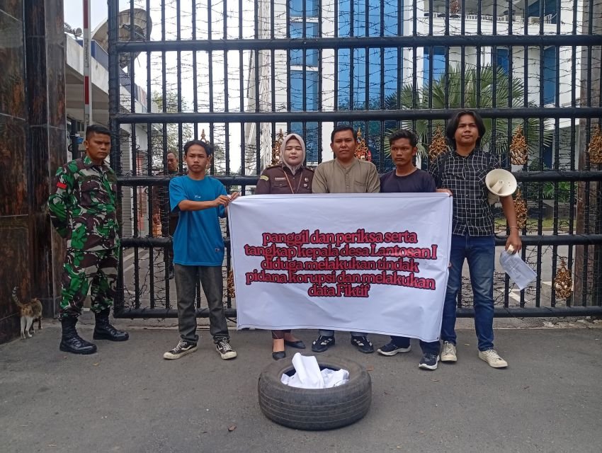 Tuntut Usut Dugaan Korupsi Kades Lantosan I, ALMASAR Sumut Aksi Jilid II di Kejati dan Polda Sumut